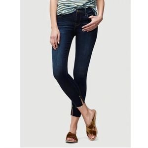 Frame Le Skinny de Jeanne Crop Raw Edge Slit Rivet Jeans in Upton